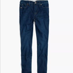 Madewell 9" Mid-Rise Jeans in Larkspur Wash: TENCEL™ Denim Size 31 Tall